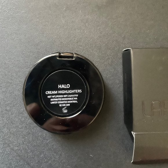 LARITZY - Cream Highlighter | Color: HALO | Champagne Gold | New with Box - Picture 6 of 6